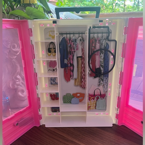 Vintage 90s Pink/Magenta Caboodles Makeup Case Model # 5622 Mirror Tierd likened - Picture 2 of 8